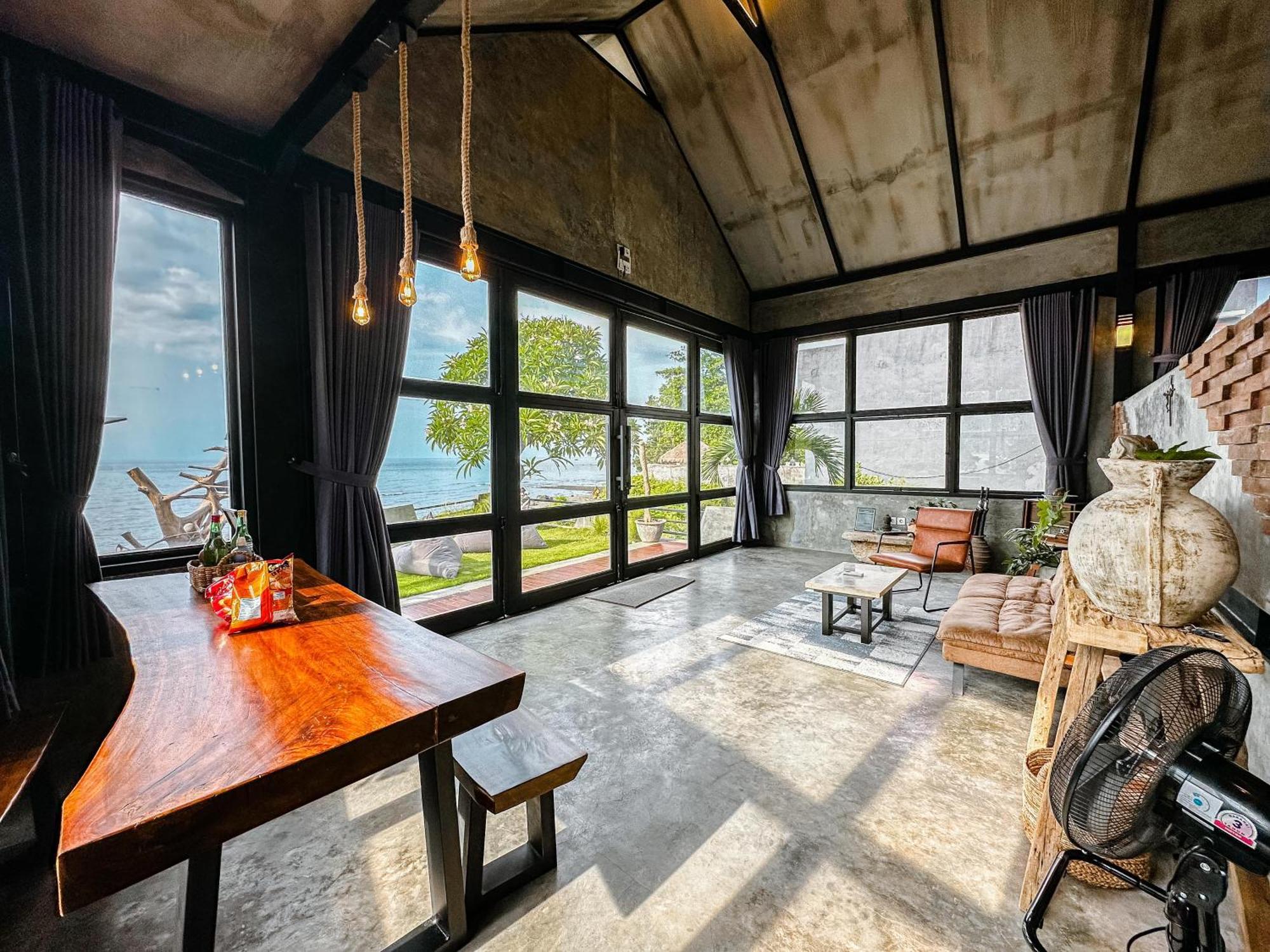 Ej House Villa *