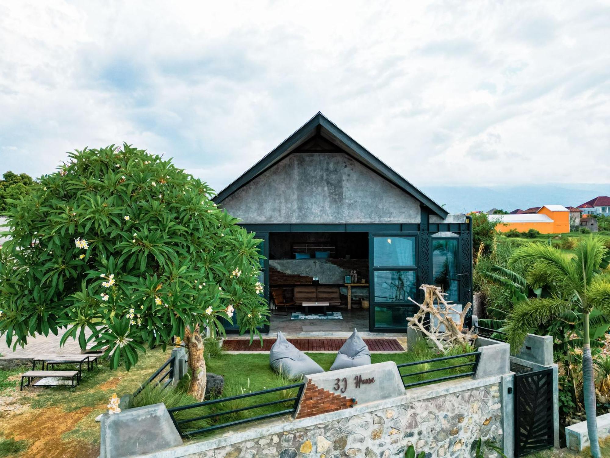 Villa Ej House